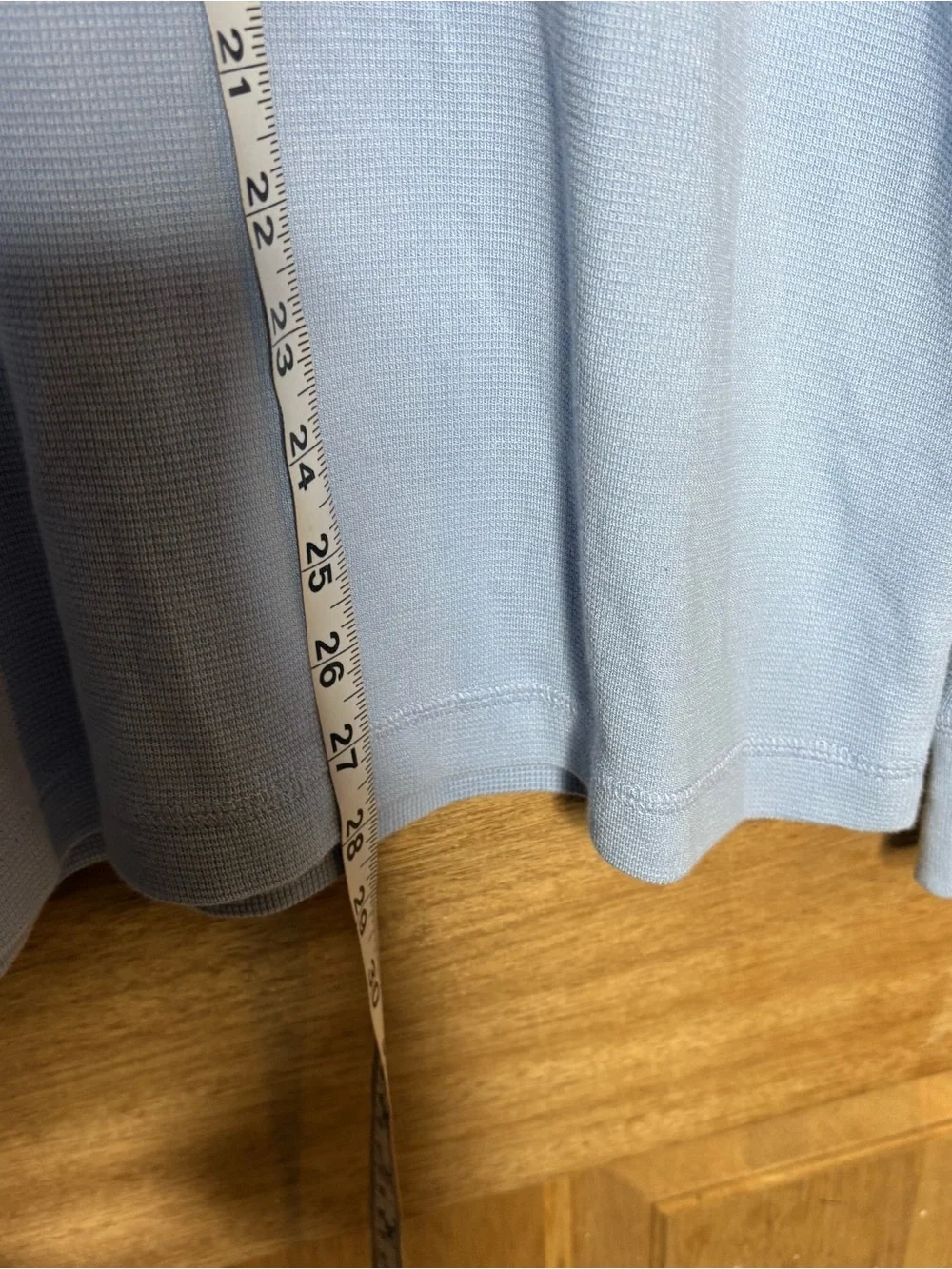 Banana Republic Men’s Light Blue Long-Sleeve Crewneck Tee size M